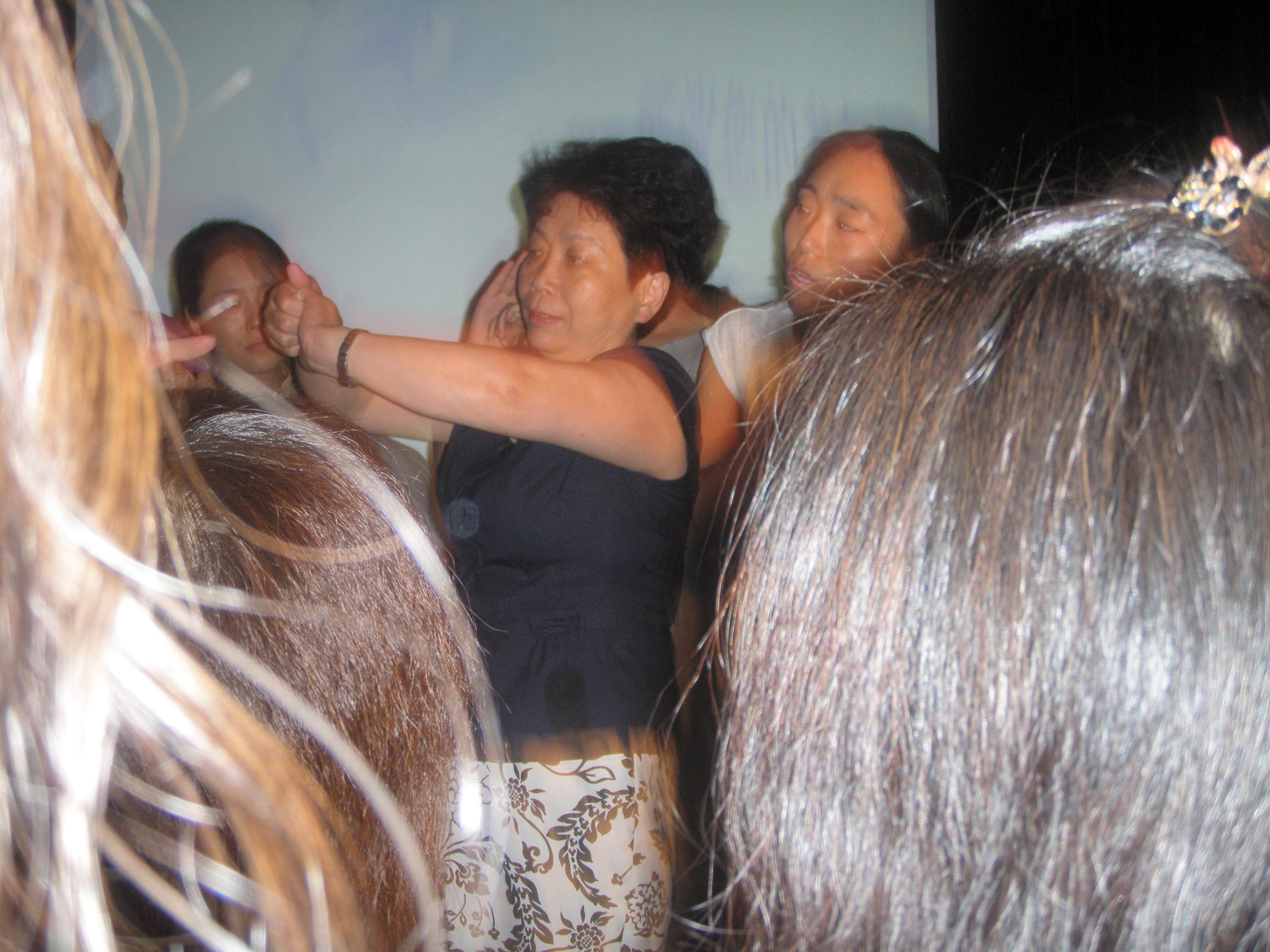 这是我省的“院感姐姐”在河南省院感培训班上示范洗手。