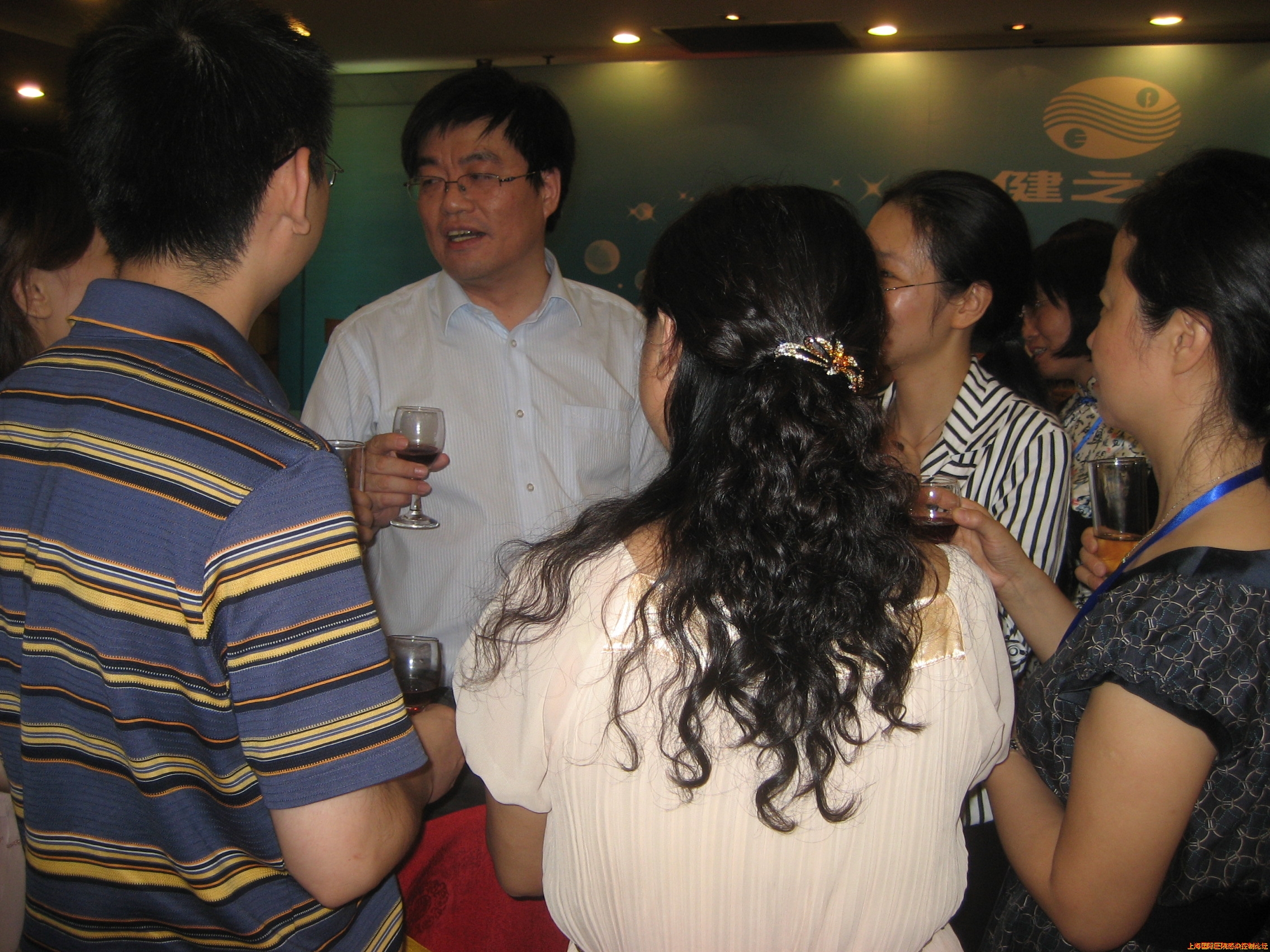 排队敬酒1.jpg