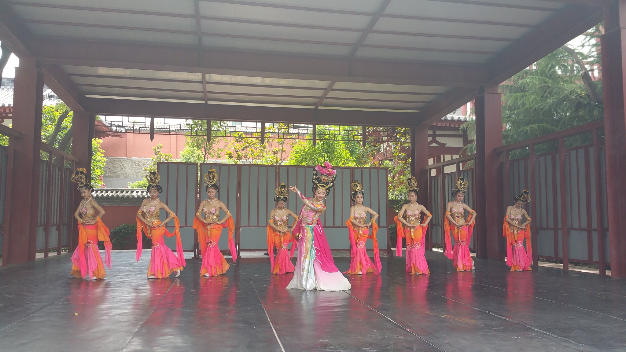 华清池的演出,感受贵妃娘娘当年的生活 华清池的演出,感受贵妃娘娘当年的生活