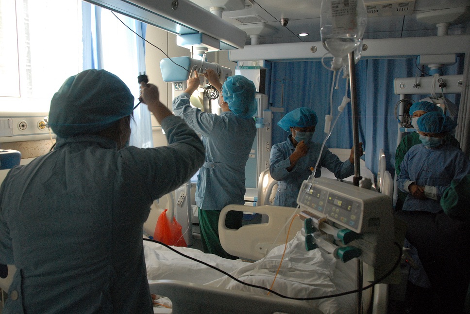 2015年医院感染暴发演练现场采样检测.JPG 2015年医院感染暴发演练现场采样检测.JPG